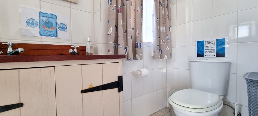 4 Bedroom Property for Sale in Struisbaai Western Cape